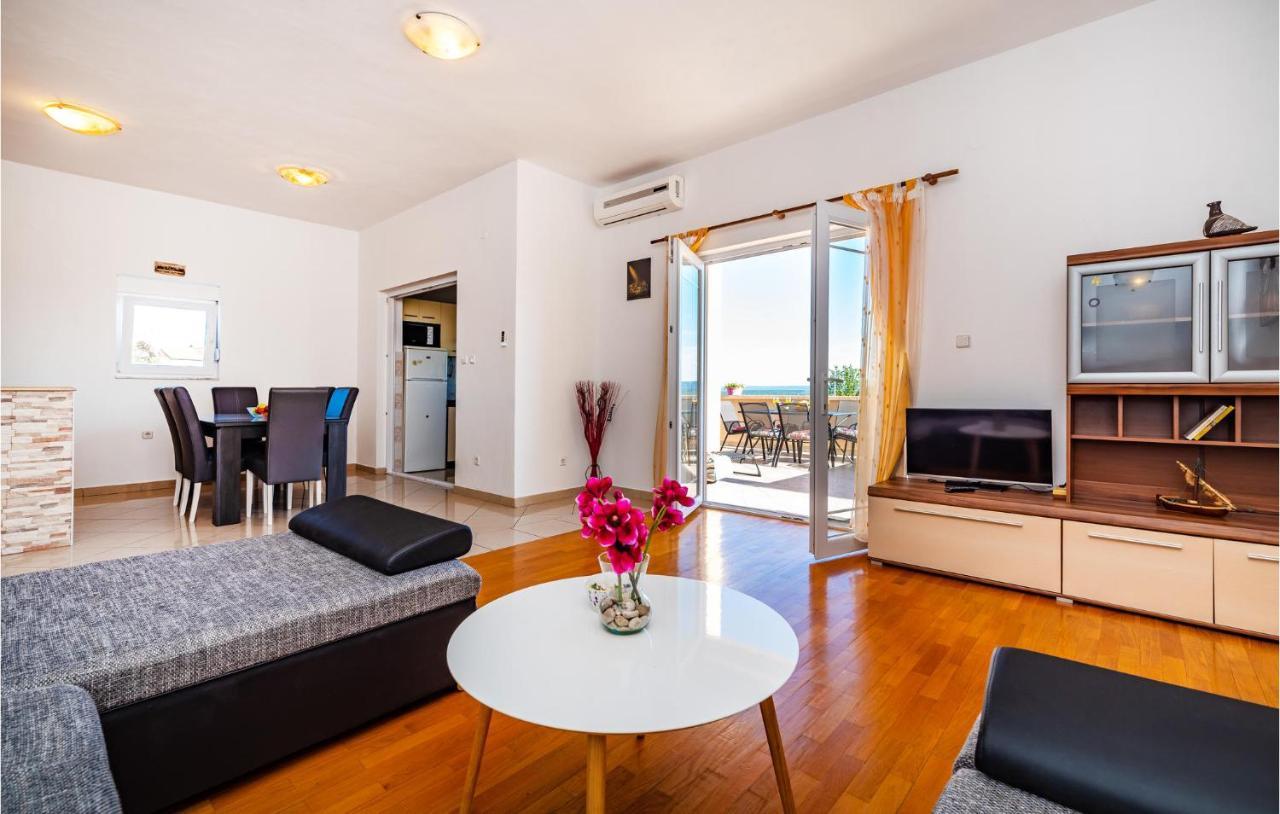 Beautiful Apartment In Maslenica With Kitchen מראה חיצוני תמונה