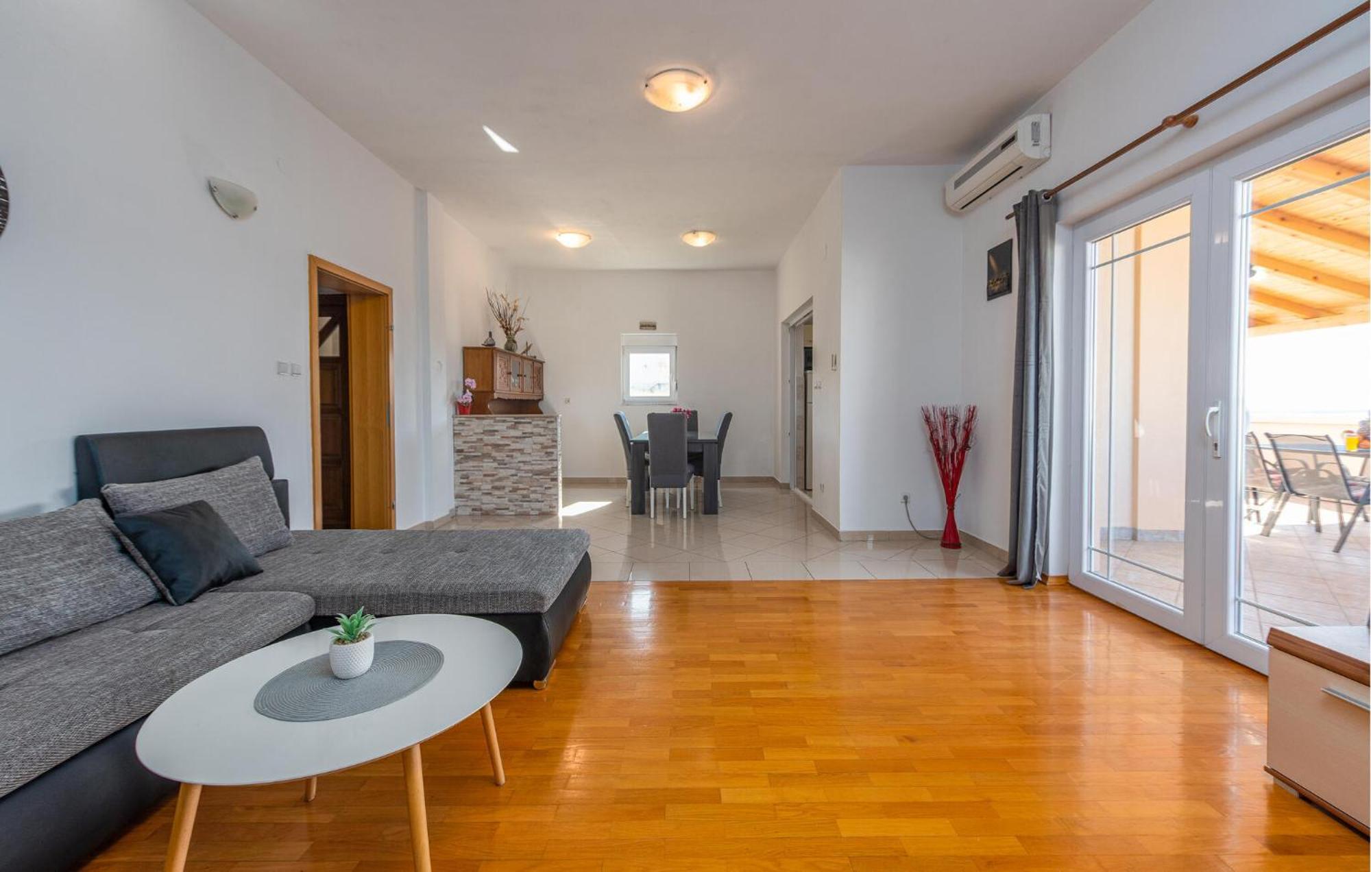 Beautiful Apartment In Maslenica With Kitchen מראה חיצוני תמונה