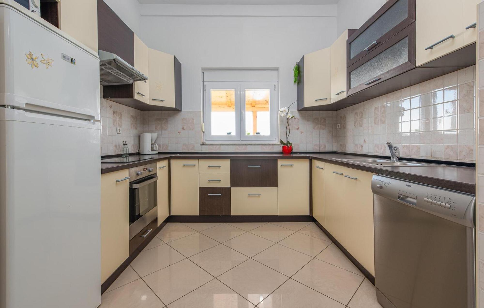 Beautiful Apartment In Maslenica With Kitchen מראה חיצוני תמונה