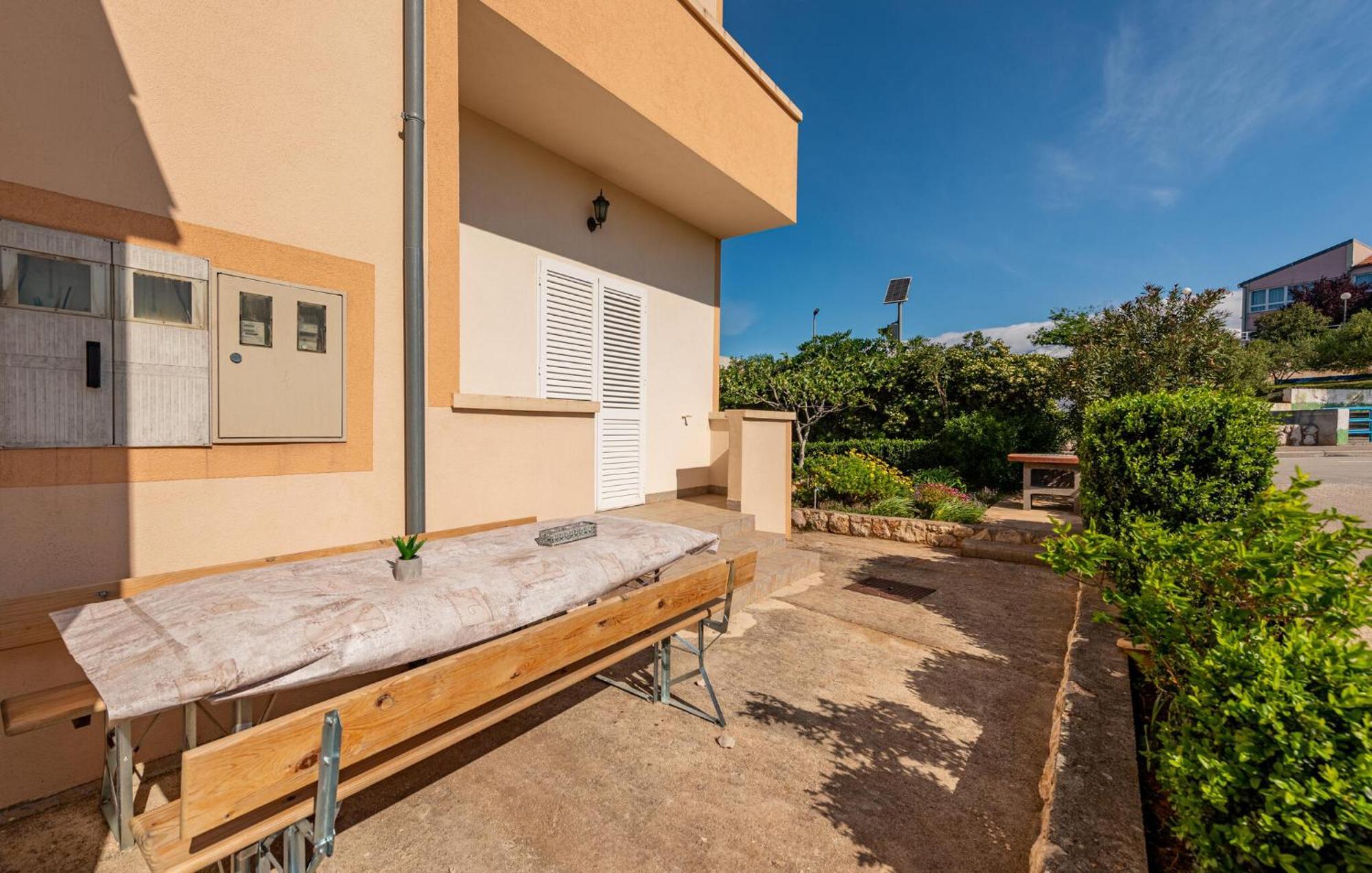 Beautiful Apartment In Maslenica With Kitchen מראה חיצוני תמונה